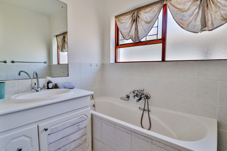 6 Bedroom Property for Sale in Country Club Western Cape